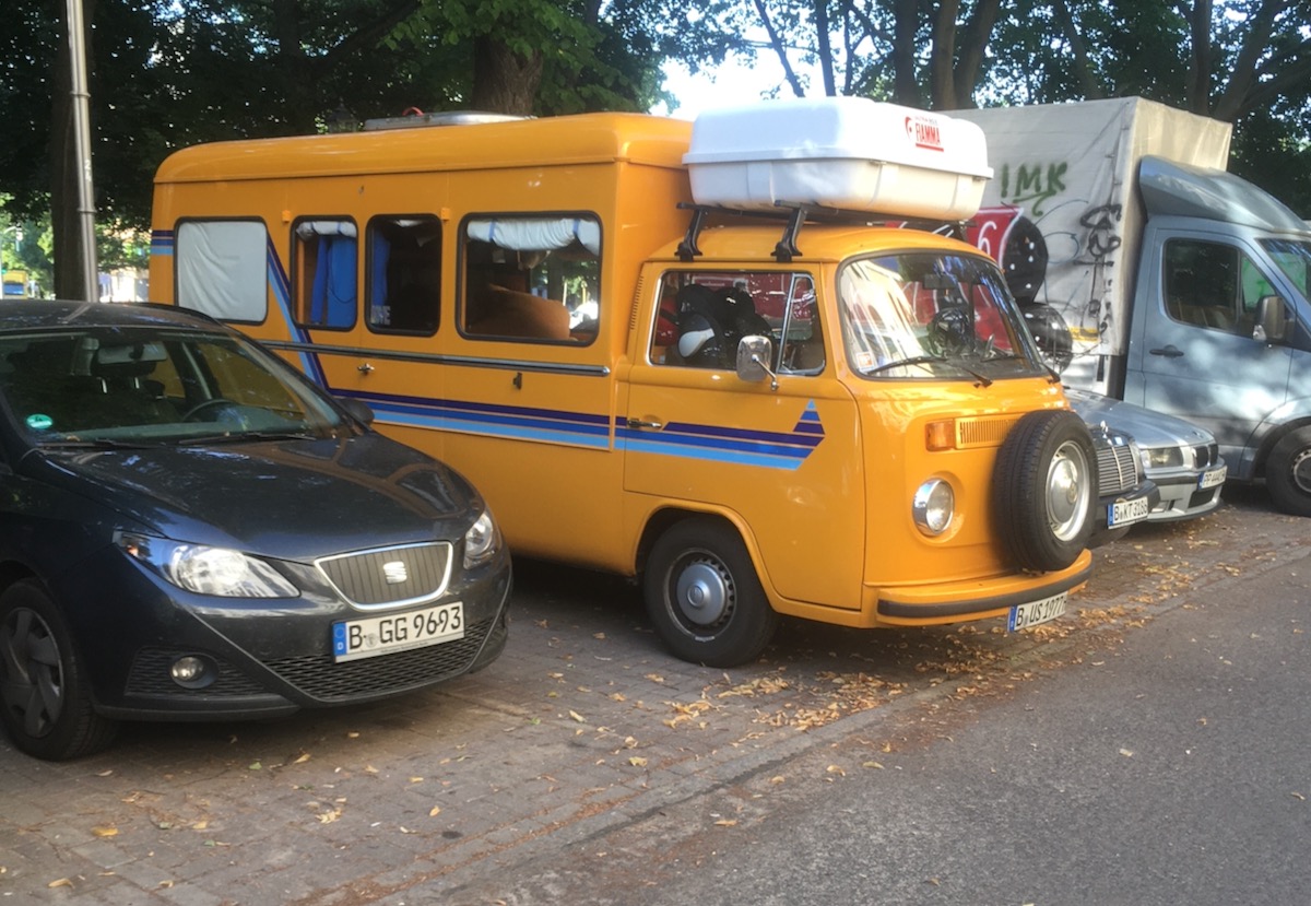 vw-bus1977.jpg